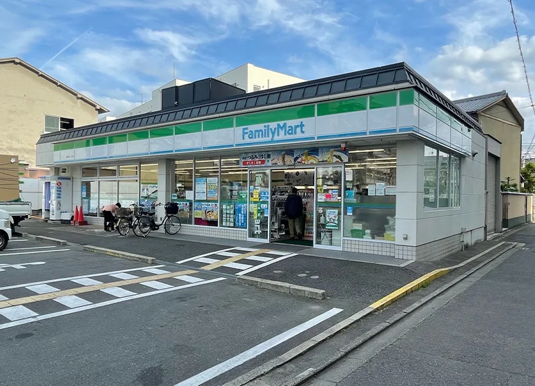 ファミリーマート（御池山ノ内店）