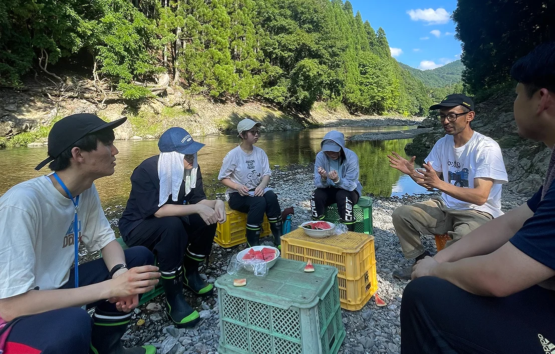 京野菜畑での収穫・対話写真