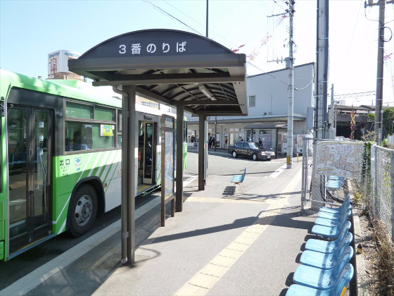 折尾駅前バス停