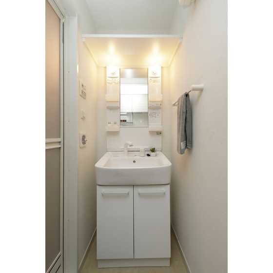 サエナ・クラエナ作【昔の寝室】 サエナ・クラエナ作【昔の寝室】